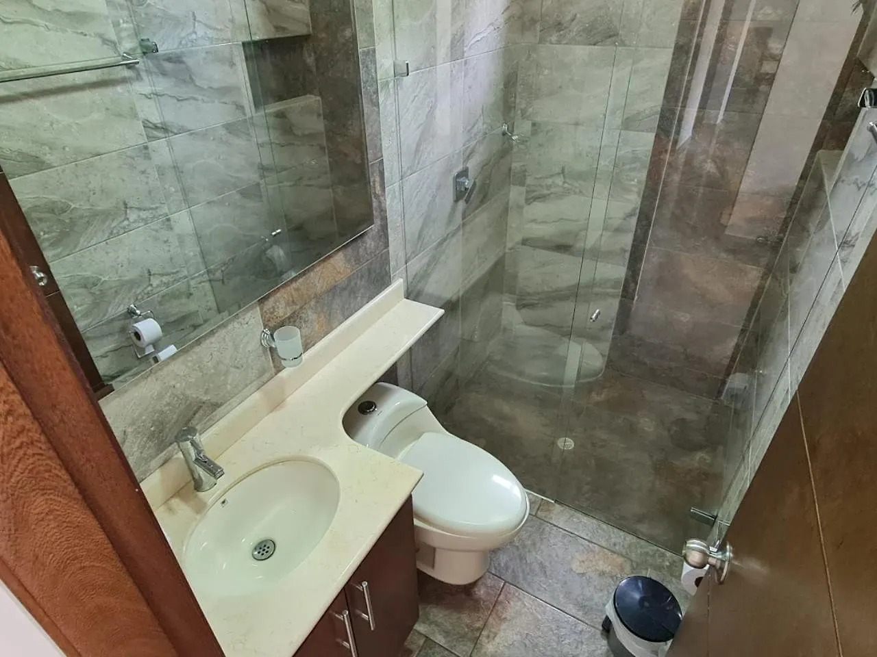 Amoblado Sabaneta 702 Manchester Colombia